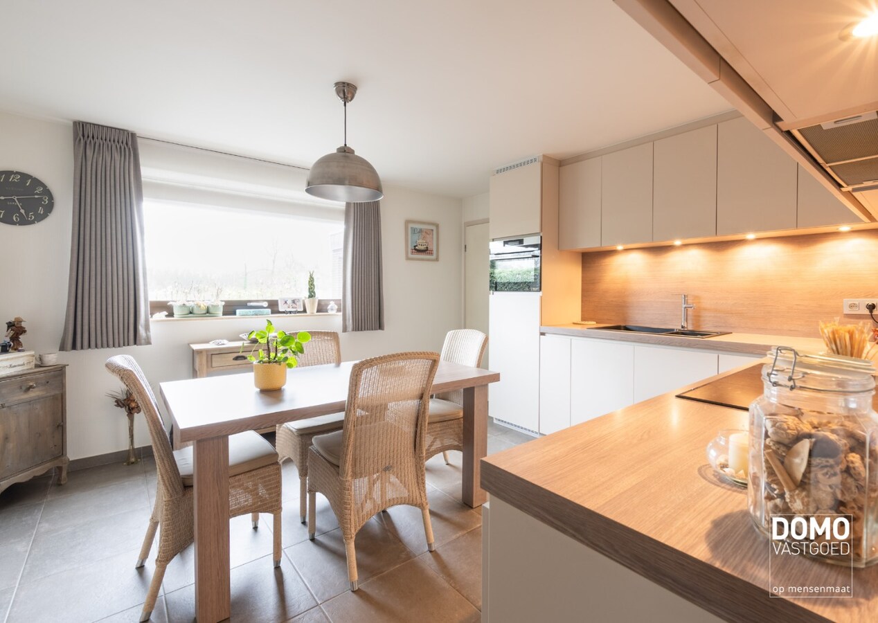 DEELS GERENOVEERDE WONING MET 3 SLAAPKAMERS, GARAGE EN RUIME TUIN TE KOOP IN KERMT 