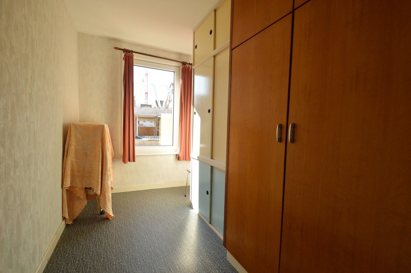 Te renoveren gezinswoning in het centrum - Heist 