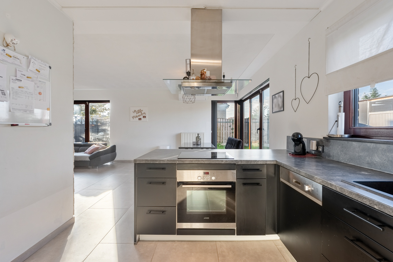 In Neeroeteren-centrum gelegen piramidewoning 