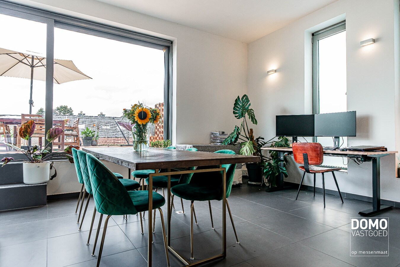 PRACHTIGE LOFT MET ROYAAL TERRAS OP TOPLOCATIE BINNEN DE GROTE RING VAN HASSELT 
