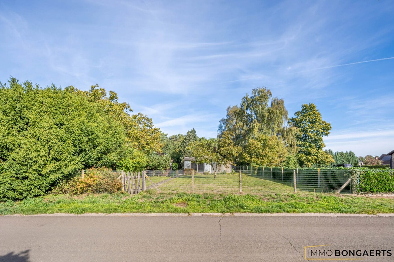 Bouwgrond voor open bebouwing op perceel van 7a54ca 
