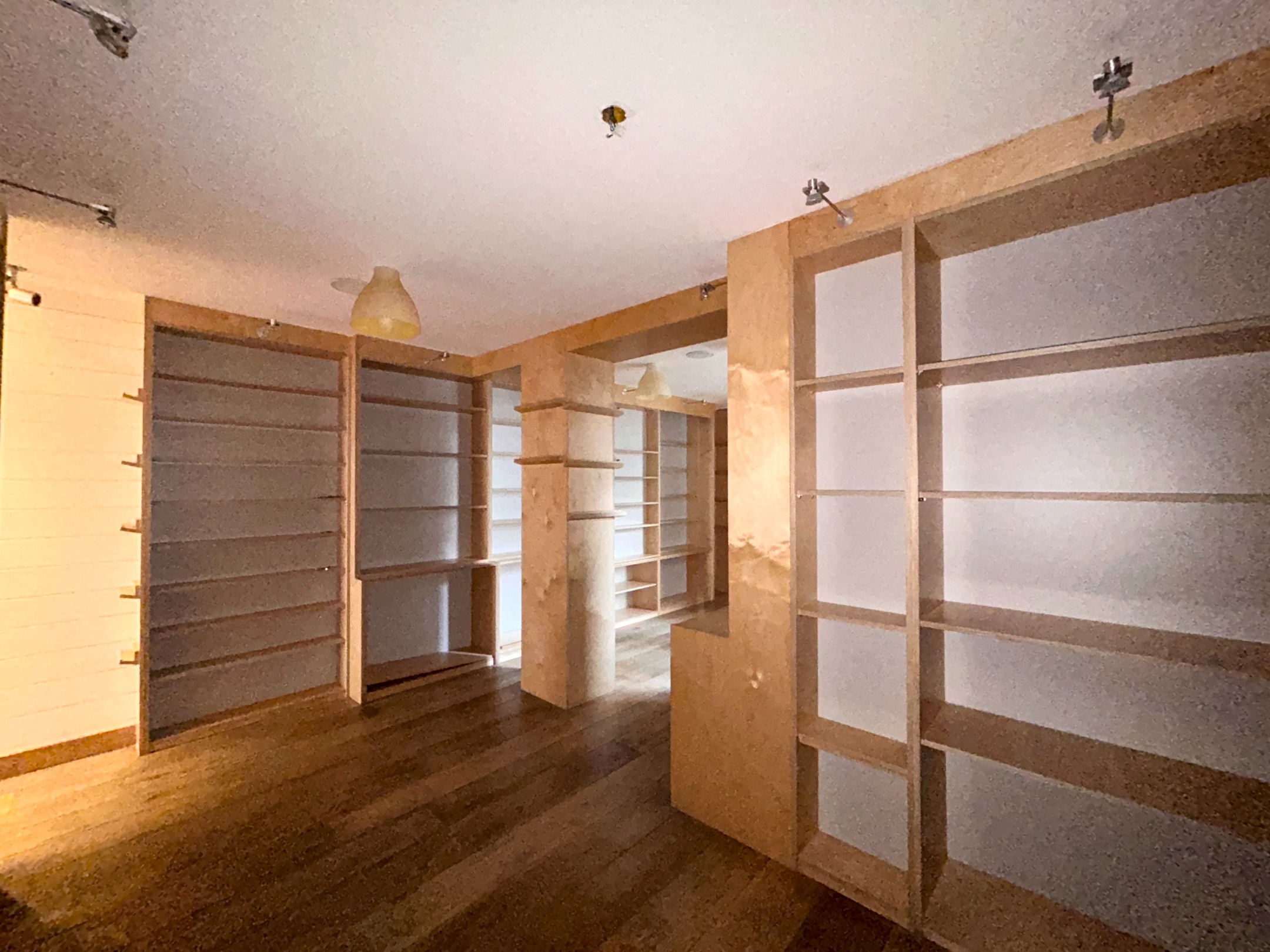 Handelspand op toplocatie aan de zeedijk. 