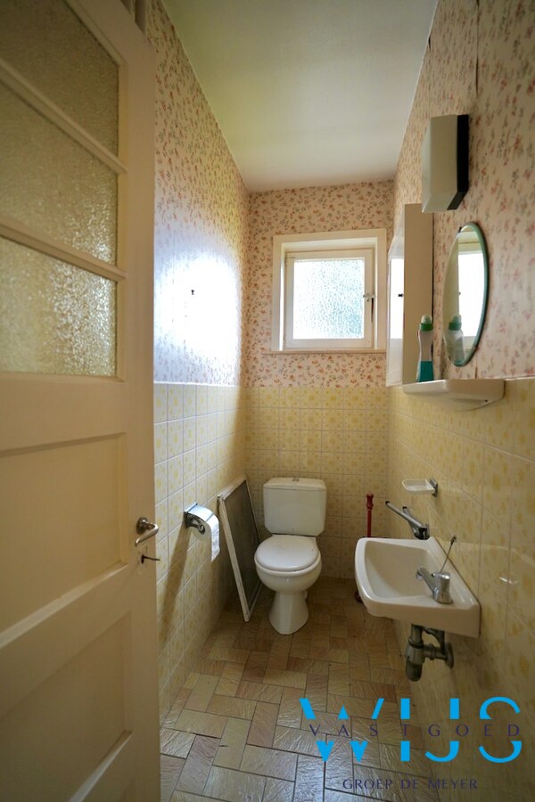 Unieke te renoveren woning op uitzonderlijke eigendom in Drongen! 