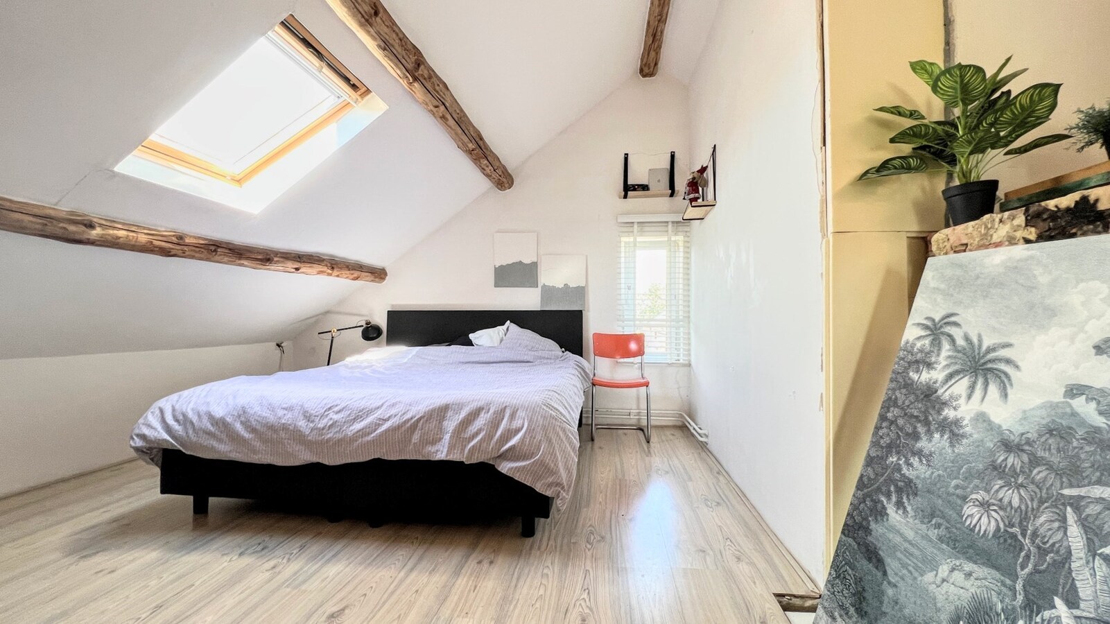 Instapklare gezinswoning op perceel van 2402 m² 