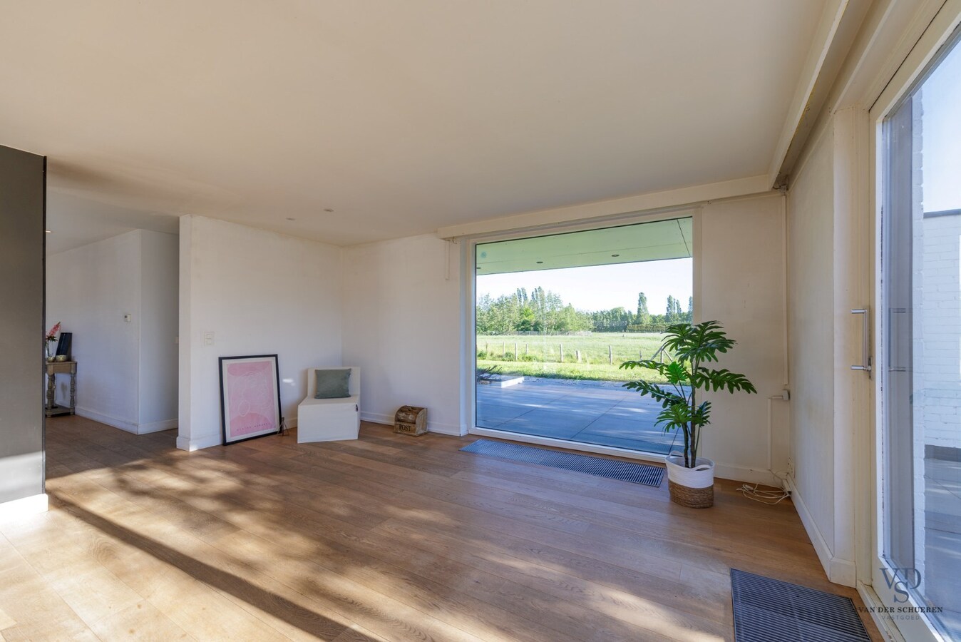 Tijdloze villa met zicht op groen. 