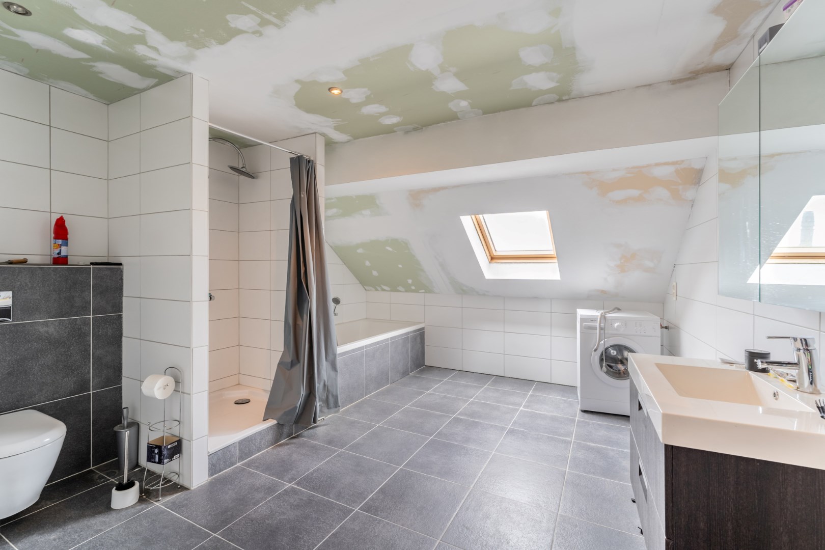 Rechtstraat 42, Rutten - Badkamer