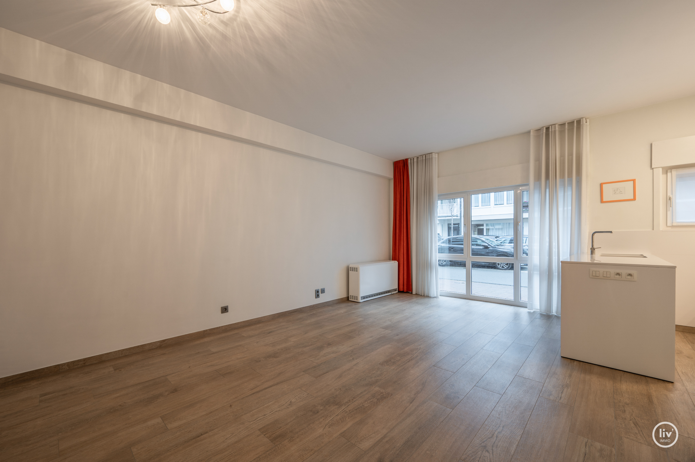 Gezellig 1 slaapkamer met open keuken, goed gelegen op de Paul Parmentierlaan te Knokke. 