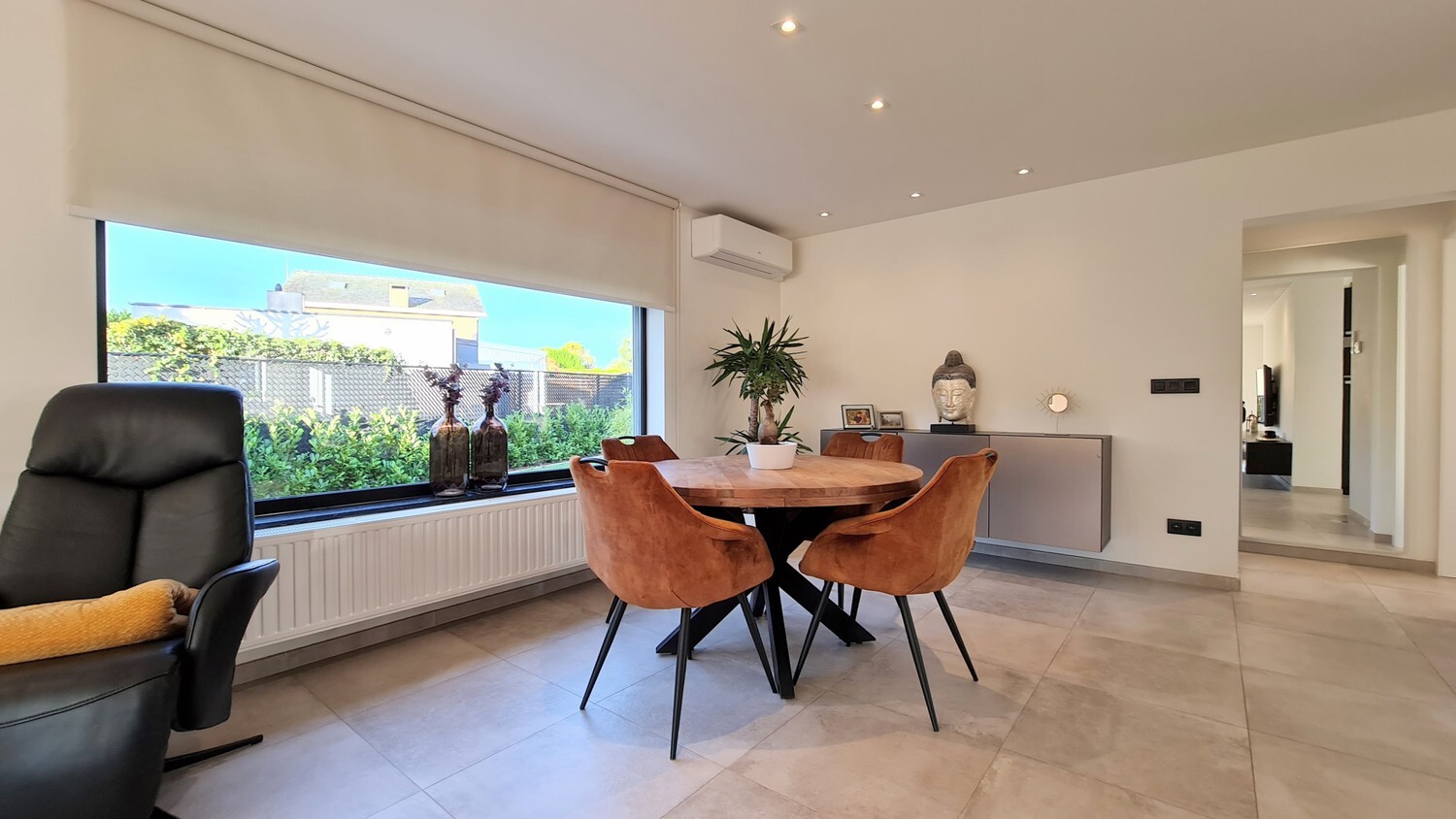 Bungalow met zongerichte tuin op perceel van 1350 m² 