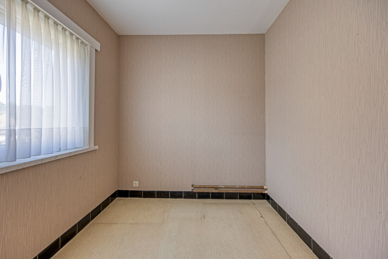 Te renoveren woning met 4 slpk. in het centrum van Geel-Winkelomheide 