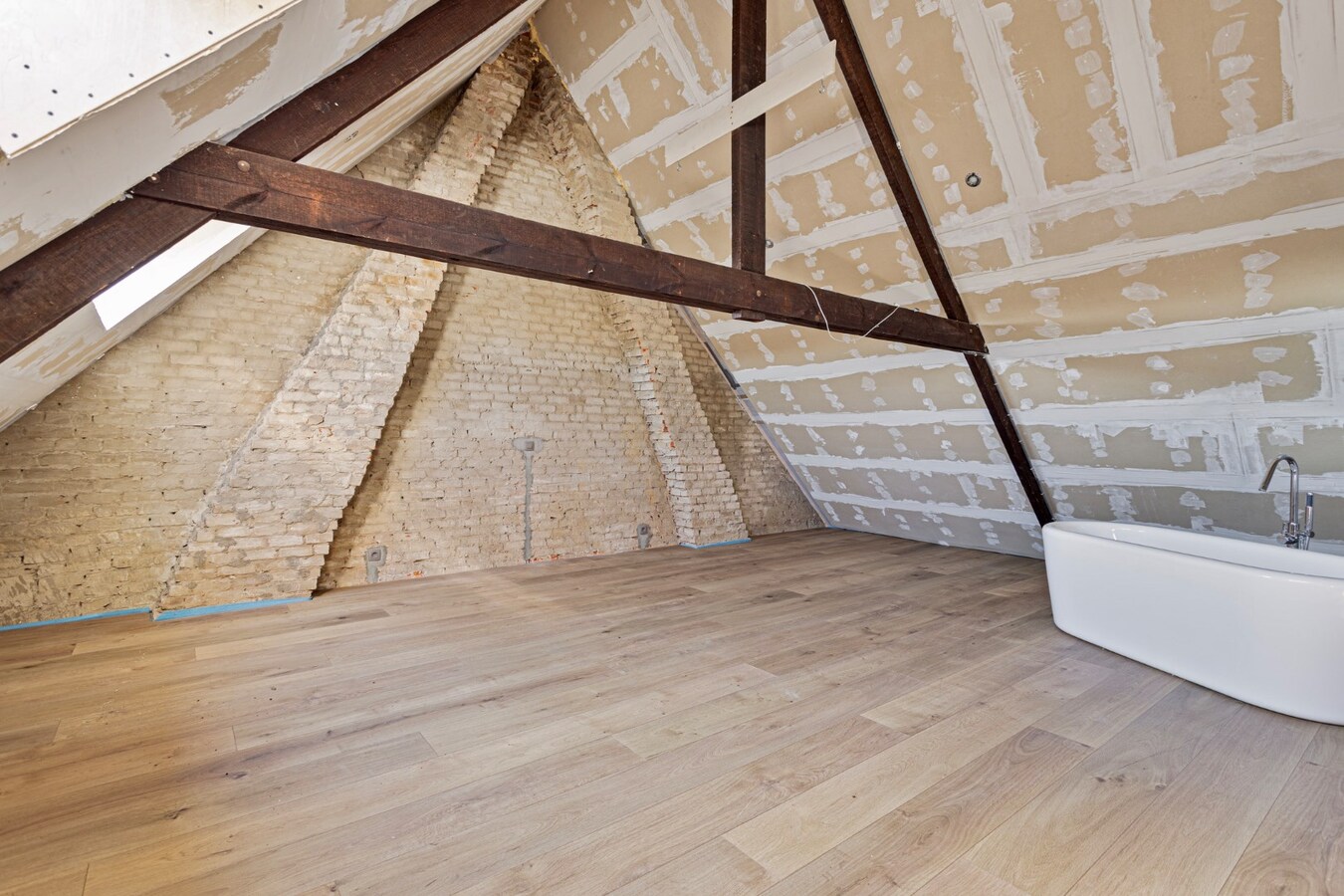 Instapklare ruime woning met 4 slaapkamers 