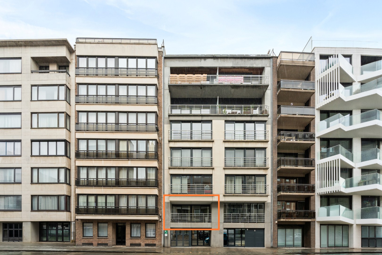 Instapklaar appartement met twee slaapkamers en zonnig terras in het centrum van Oostende 