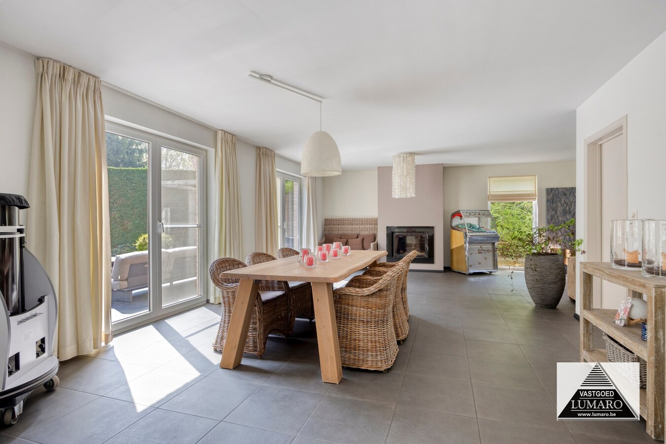 Vrijstaand landhuis op 2.942m². Instapklaar. Energielabel B. 