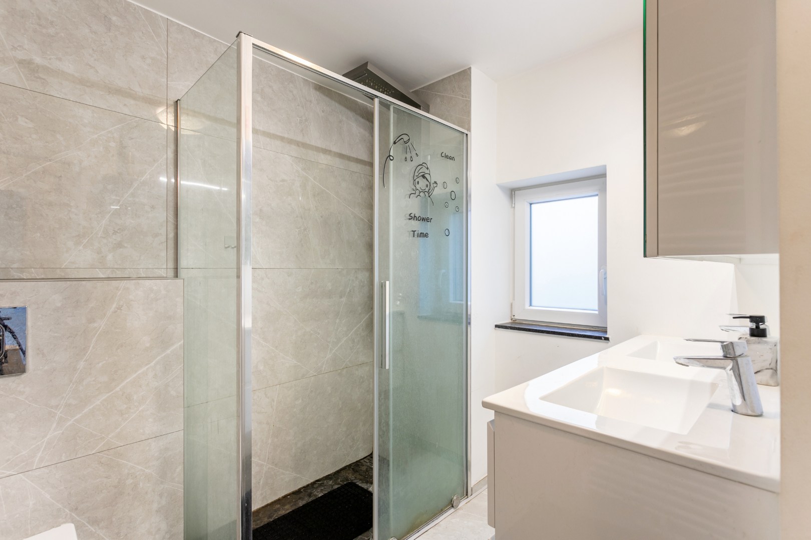 Instapklare woning met 3 slaapkamers en tuin te Dworp 