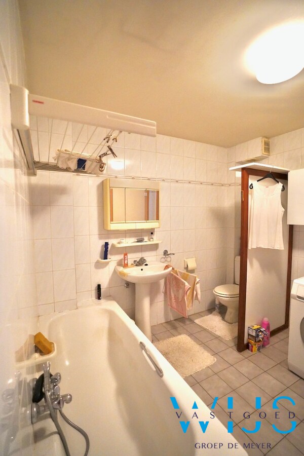 Praktisch appartement met 2 slaapkamers in hartje Evergem ! 