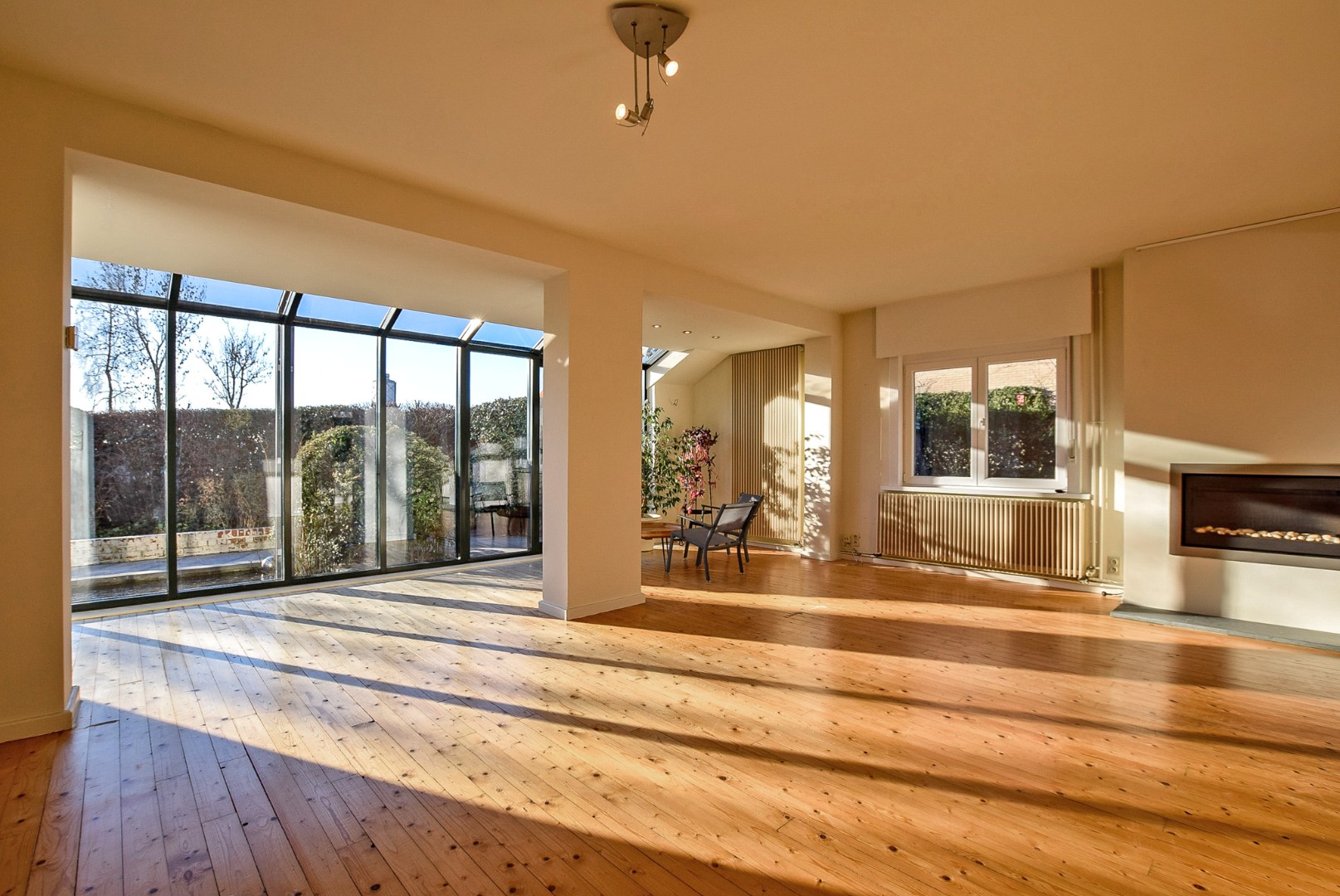 Prachtige open bebouwing met onderhoudsvriendelijke tuin te Oostduinkerke op 642 m². 