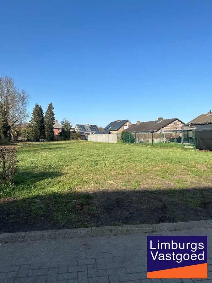 Nieuwbouwwoning, halfopen bebouwing, LOT 1, voor halfopen bebouwing, 4a 89ca, te Houthalen-Helchteren 