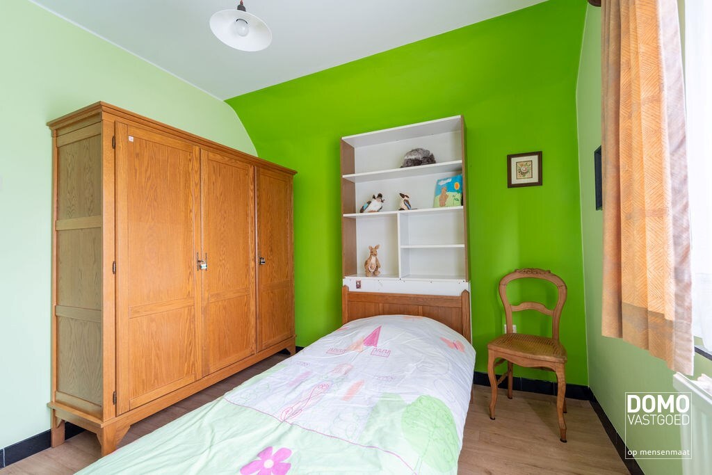 UNIEKE WONING MET 2 RUIME LOODSEN OP PERCEEL VAN 58A49CA 