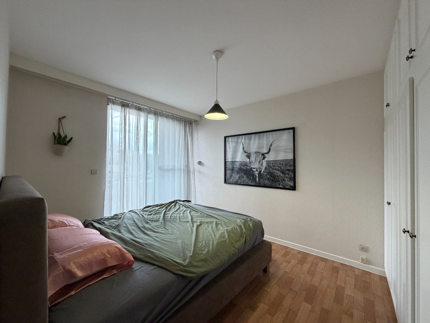 Ruim appartement met 2 slaapkamers, garage en airco in het centrum van Geel 