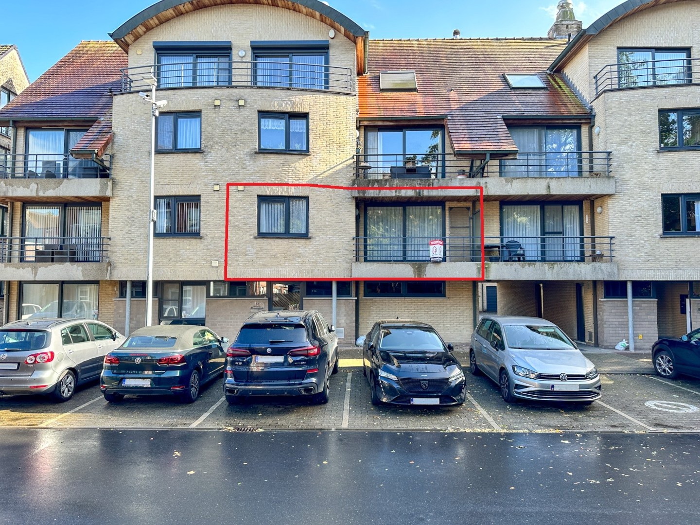 Instapklaar 2-slaapkamer appartement met 2 terrassen (en garage), topligging Torhout. 