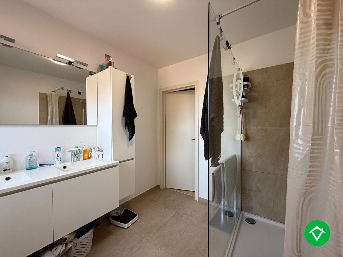 Rijwoning met 3 slaapkamers en tuin te Roeselare 