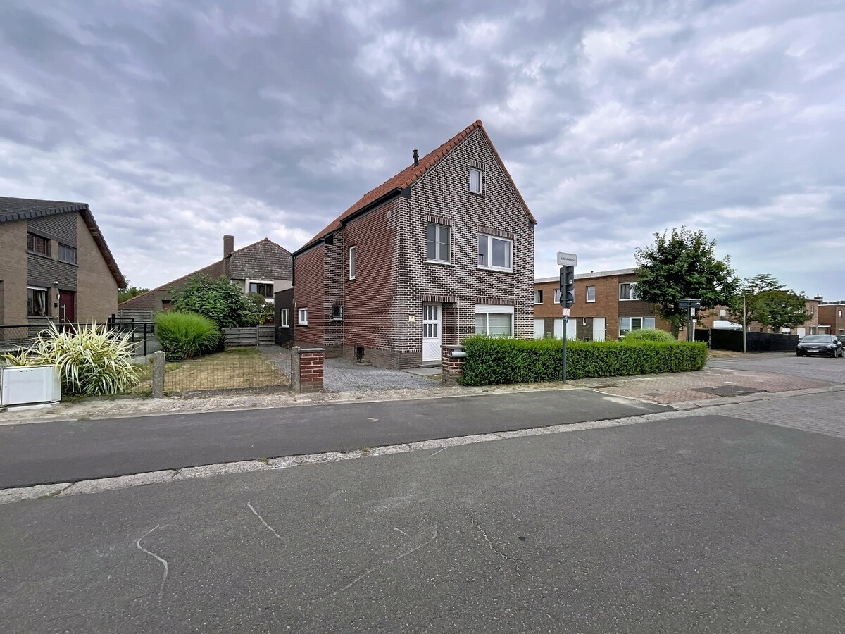 Vrijstaande woning op rustige locatie in centrum Zomergem 