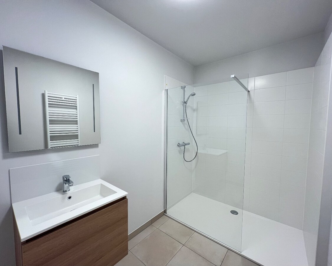 Superbe appartement 2 chambres avec terrasse et jardin 