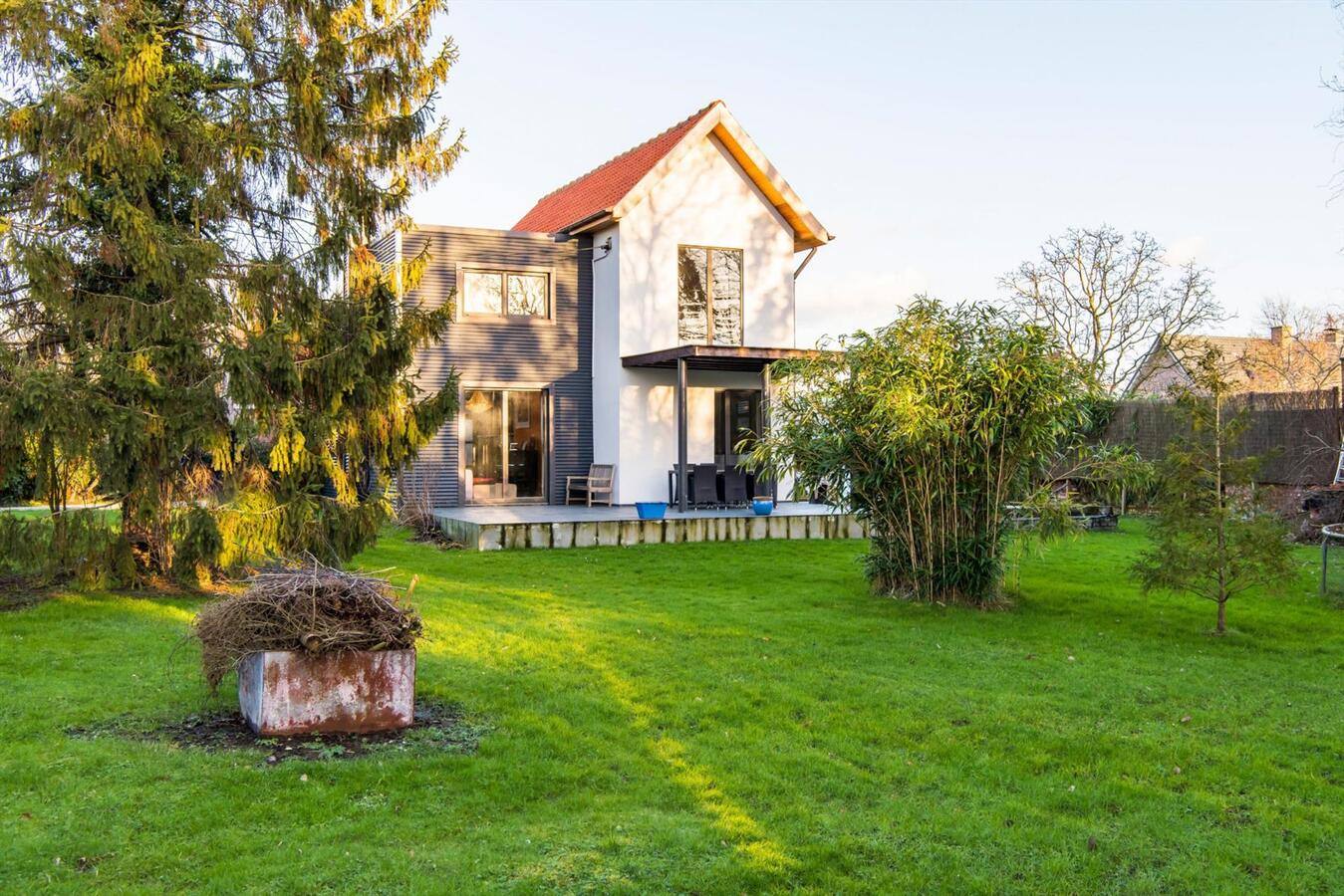 Unieke villa met ruime tuin op toplocatie te Drongen 