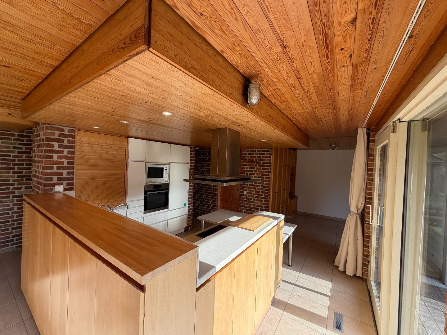 Ruime alleenstaande woning te huur met 3 slaapkamers, garage en tuin – Olmenlaan 99, Zulte 