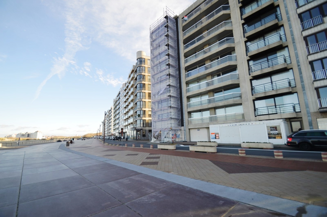 Zeer ruim handelspand (2 eigendommen) op de Zeedijk - Heist 