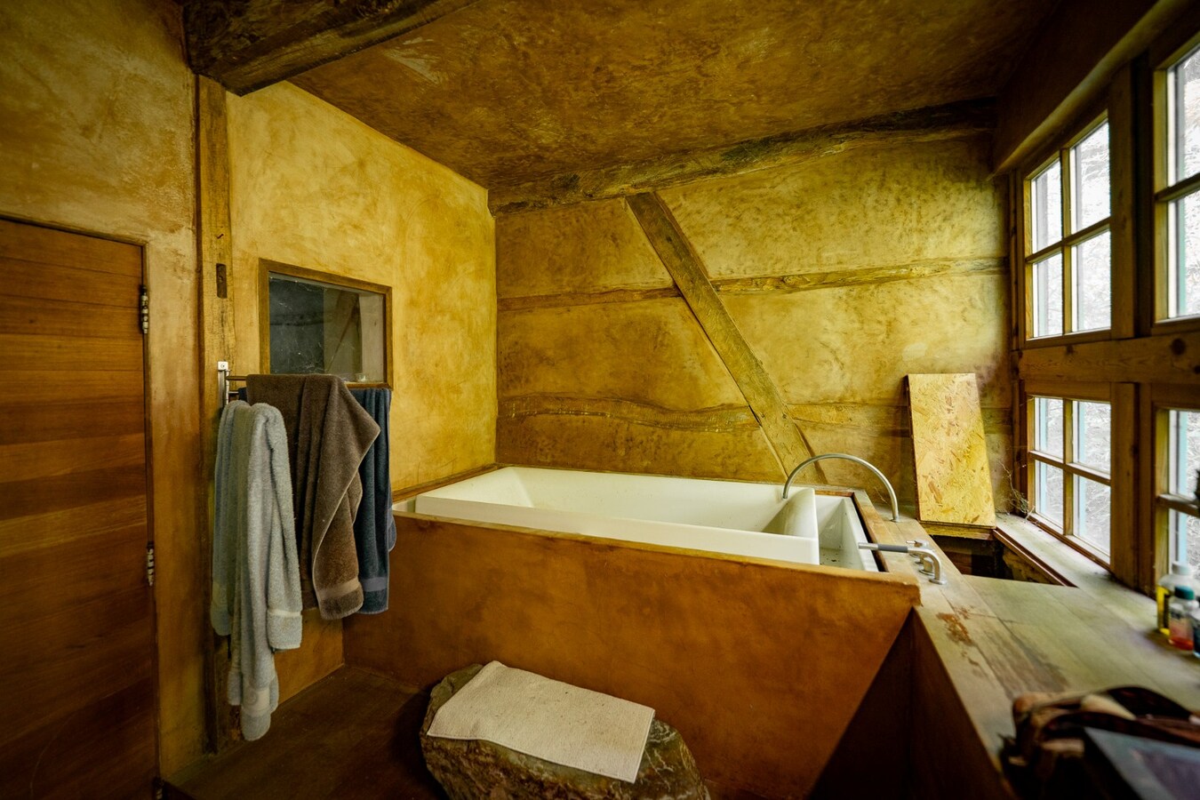 Karaktervolle hoeve met weides op ca. 2ha te Herk-de-Stad 