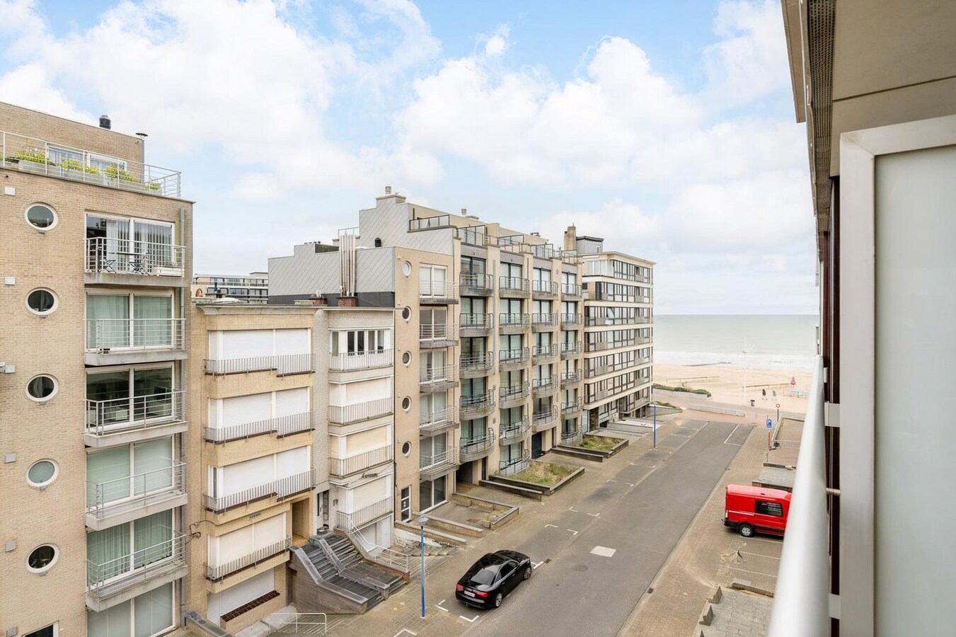 Stylish renovated apartment with partial sea view in Koksijde! 