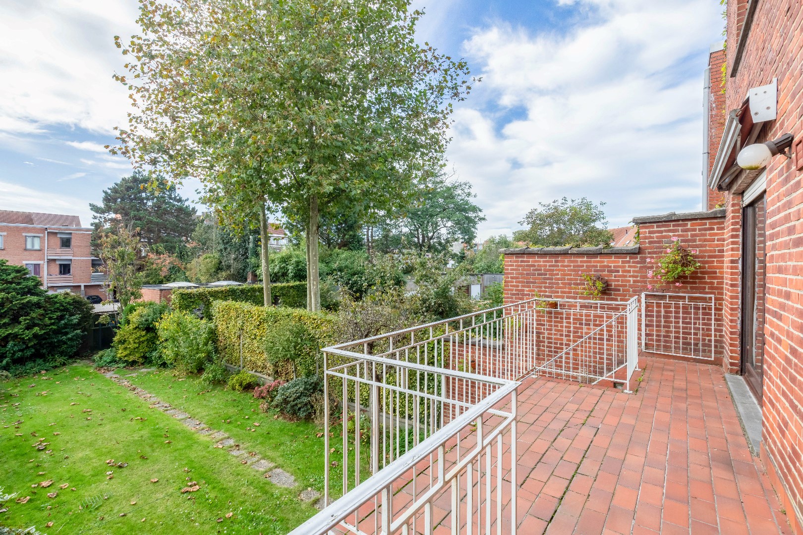 Zeer ruime gezinswoning met tuin en garage nabij Rozenbroekenpark 