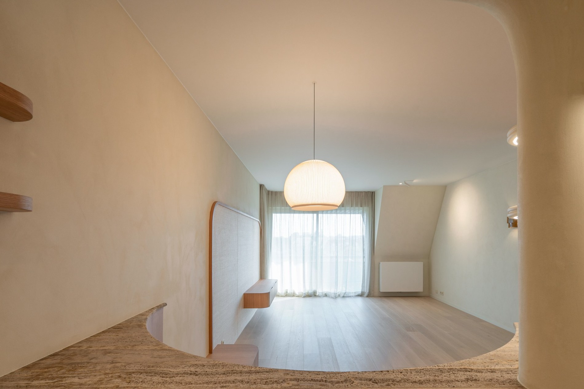Klassevol appartement gelegen in een charmante villaresidentie in het Zoute. 