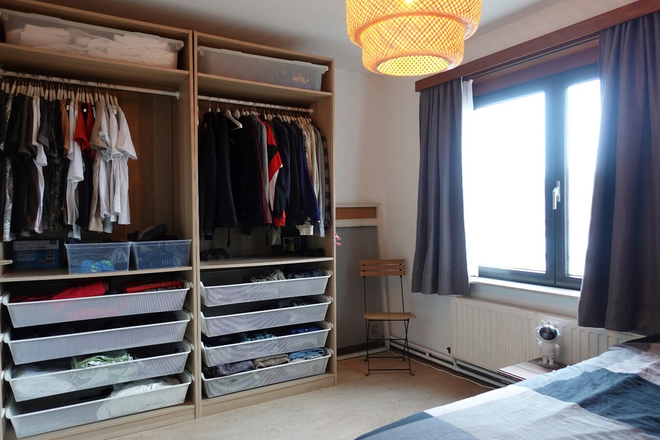 Opbrengsteigendom met 5 appartementen, 2 studio's en 4 garageboxen in Gistel 