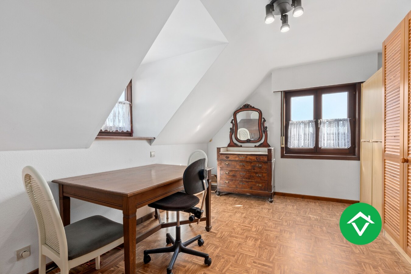 Rustig gelegen alleenstaande woning met 3 slaapkamers en garage te Nieuwpoort 