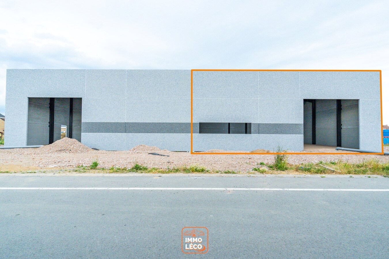 Entrepôt neuf de +/- 315m² dans un zoning à DOTTIGNIES 