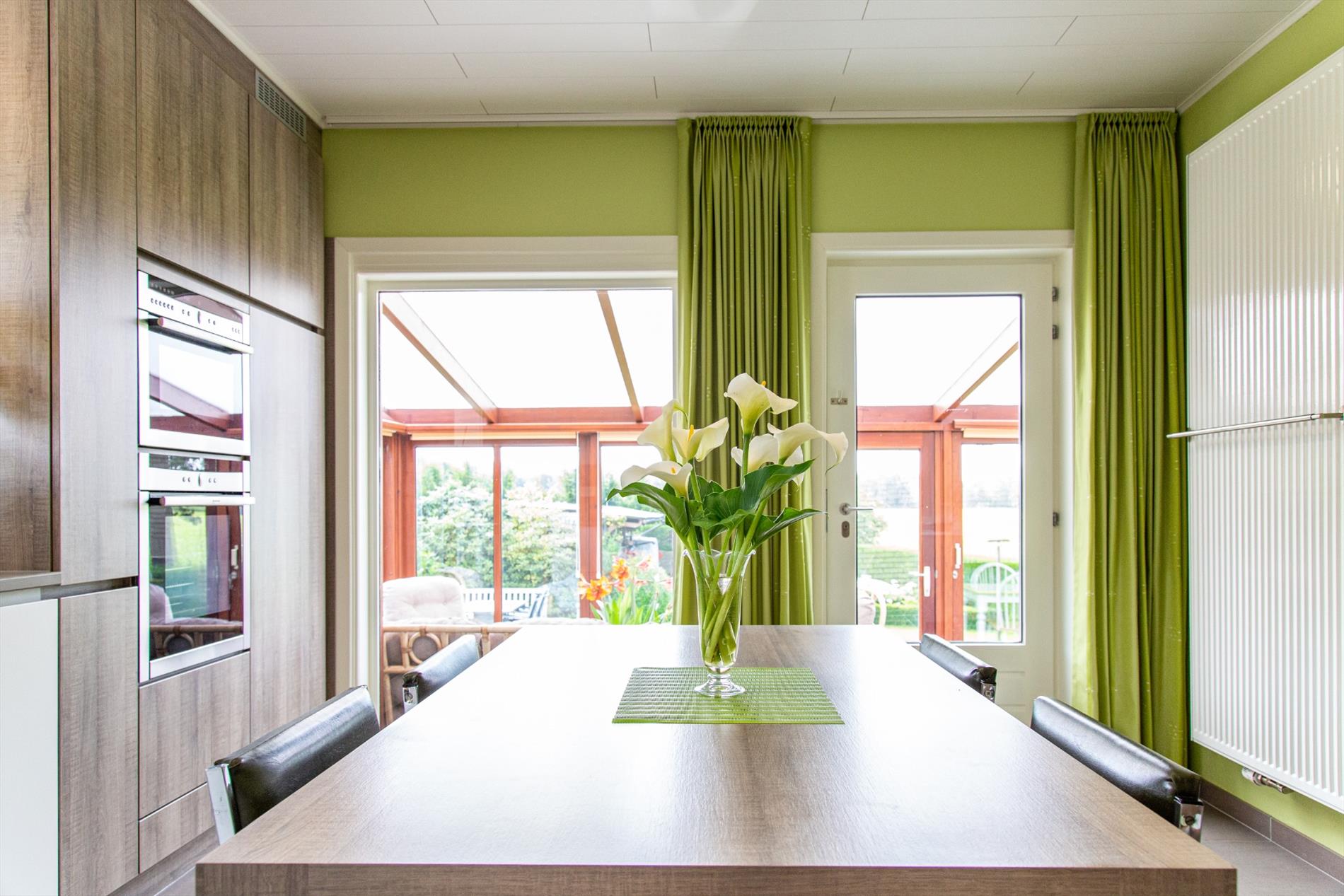 Gerenoveerde woning met 4 slpks én zonnepanelen (met stroomcertificaten!) rustig gelegen te Maldegem 