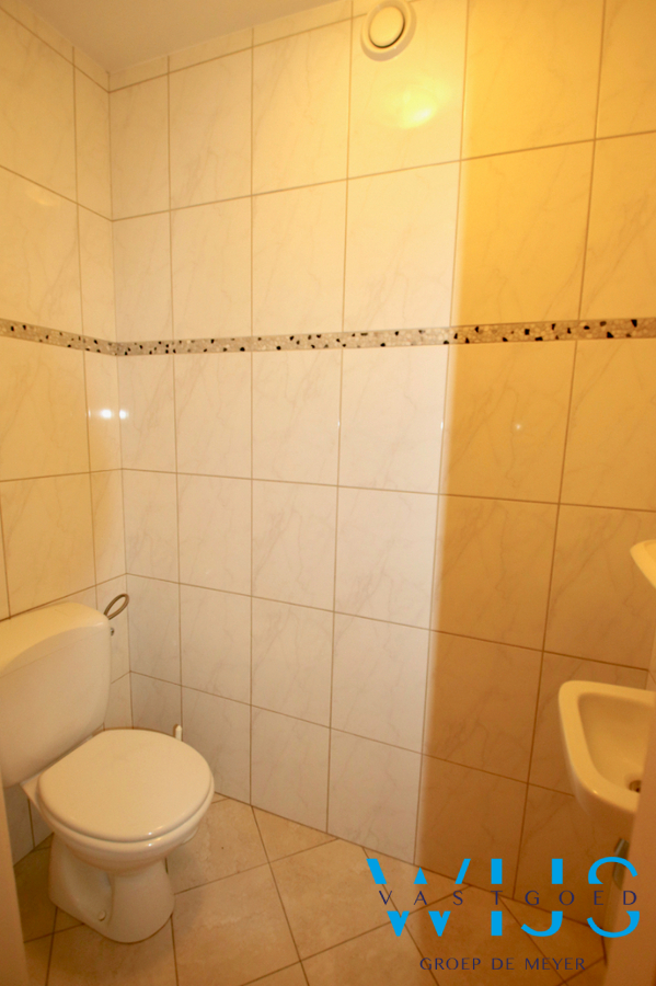 3 slaapkamerappartement met garage in hartje Assenede ! 