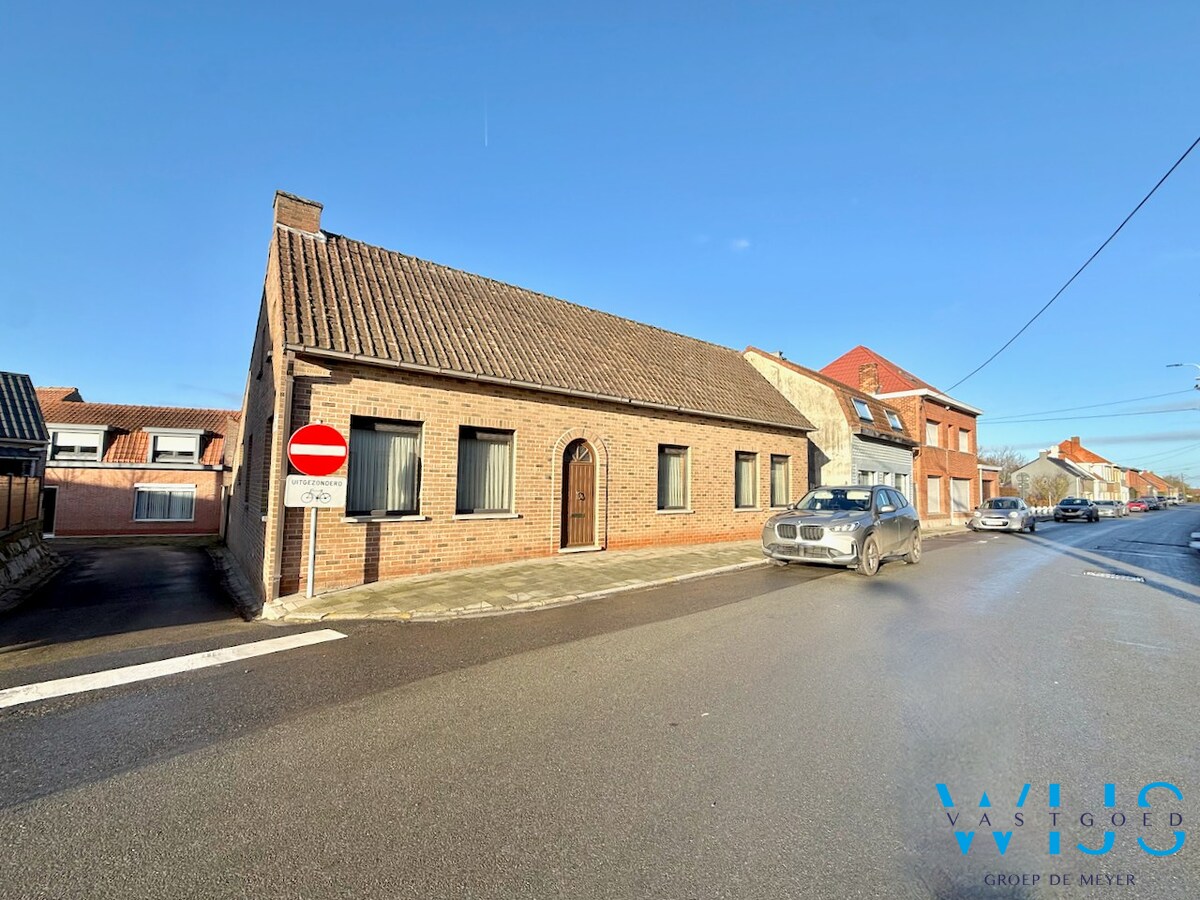 Super gezellig woonhuis met ruime garage te Boekhoute ! 