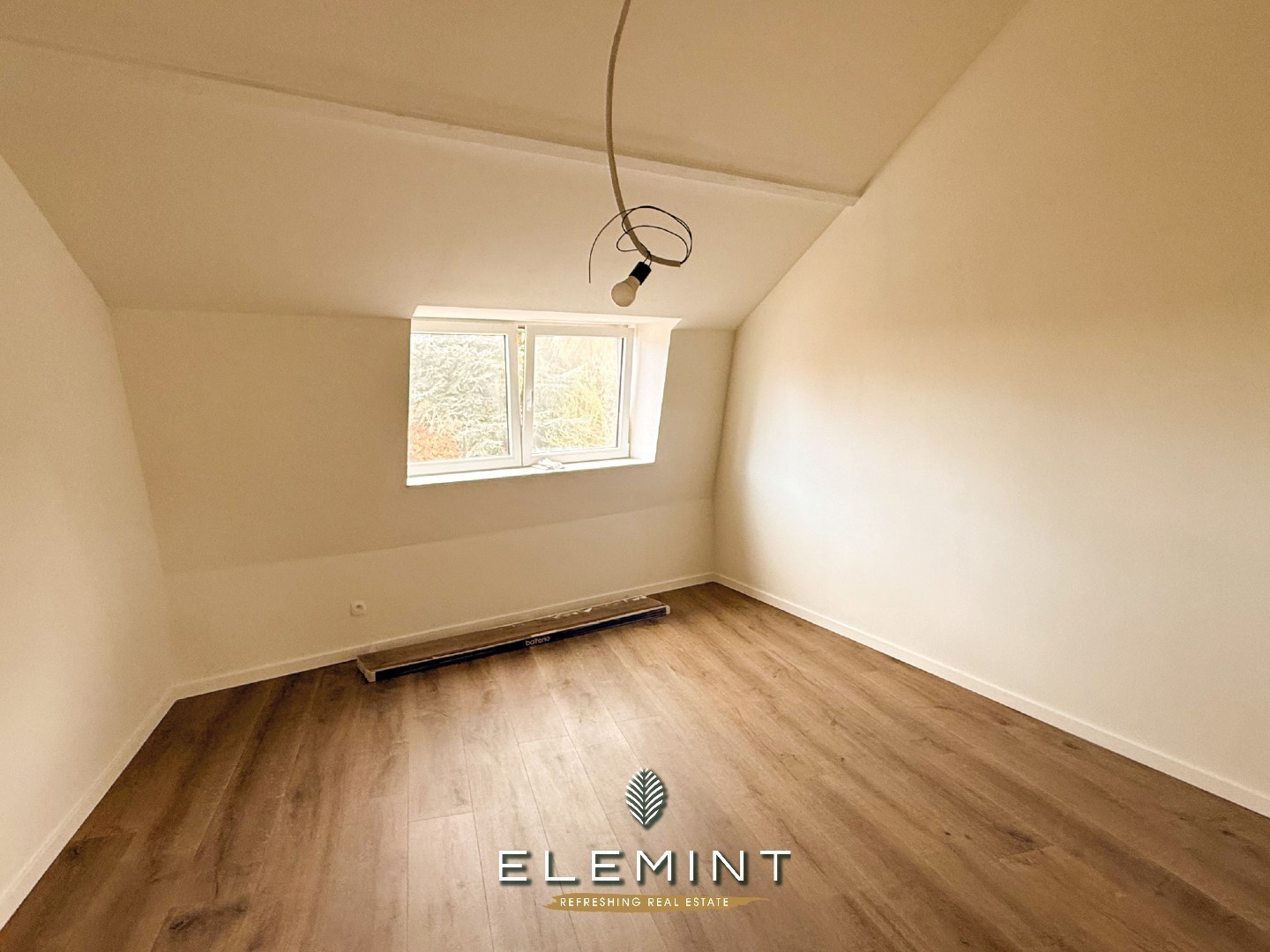 Instapklaar &amp; energiezuinig wonen met warmtepomp en fietsenberging in Kortrijk 