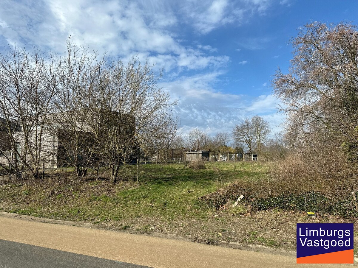 Nieuwbouwwoning, open bebouwing, 3 slpk, 14a 53ca, rustig gelegen te Kermt 