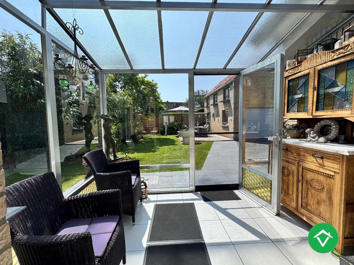 Alleenstaande woning met 3 slaapkamers en garage te Oudenburg 