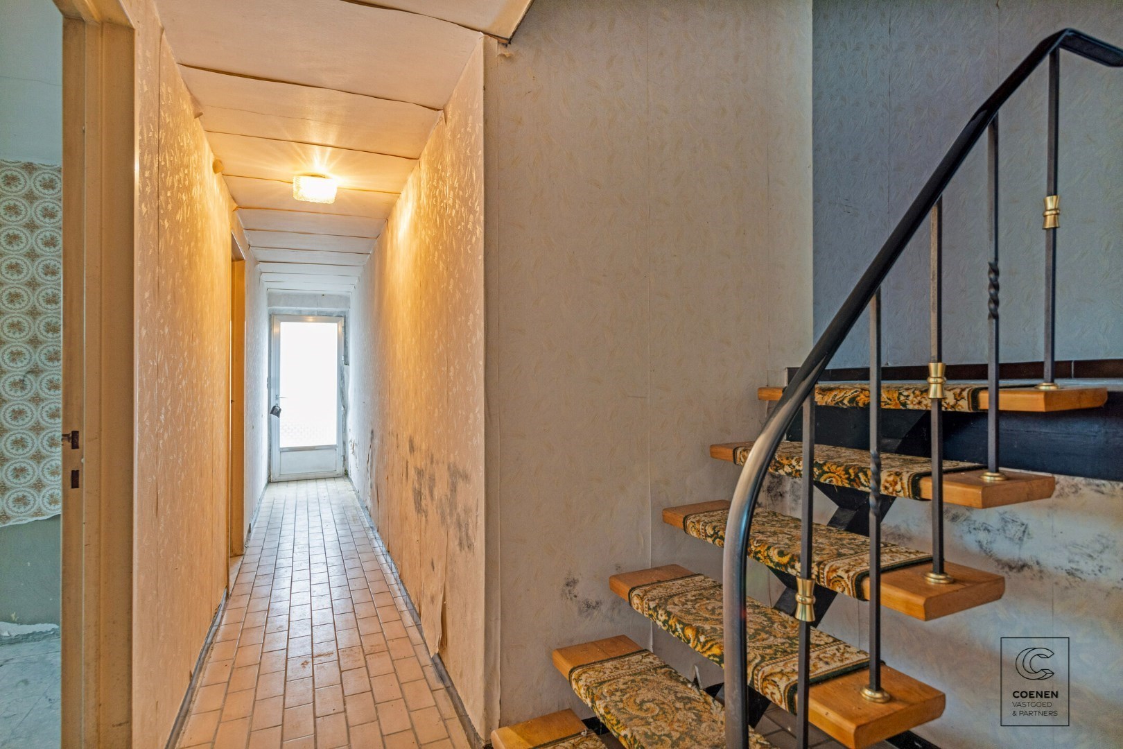 Unieke kans in Westmalle: te renoveren woning met 4 à 5 slpk' s, 236 m² bew. opp. op perceel van 3.990 m²! 