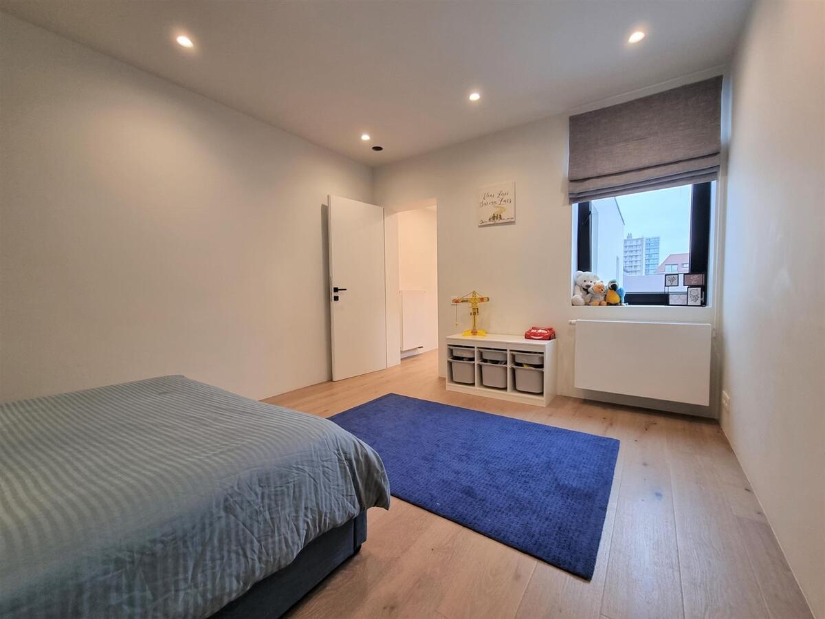 Subliem gerenoveerde woning met 5 slaapkamers &amp; 3 badkamers - Heist 