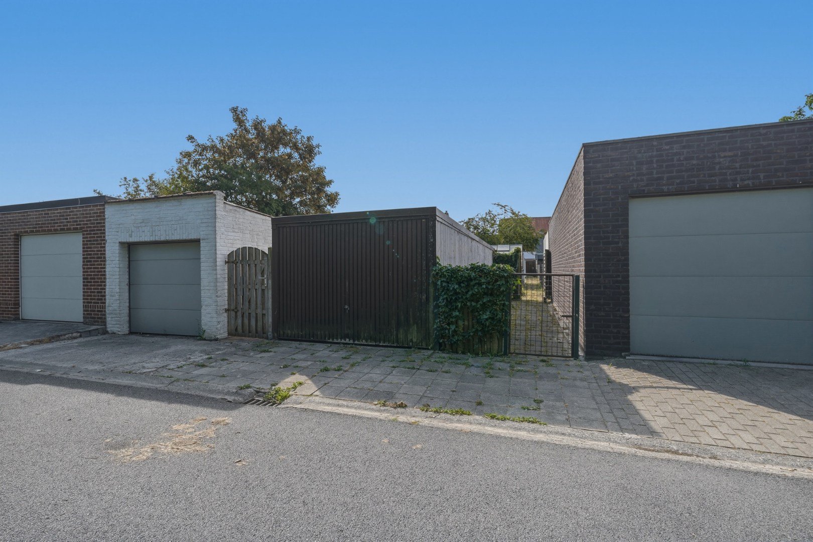 Goed onderhouden rijwoning nabij de Groene Kouter in Zwevegem 