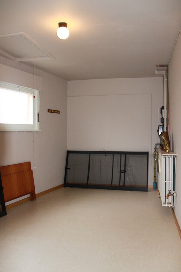 Op te frissen halfopen woning 