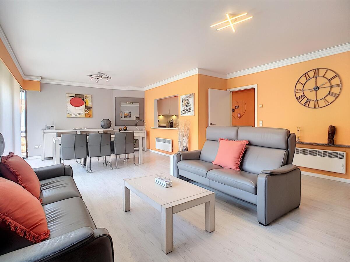 Ruim, zeer aangenaam appartement met drie slaapkamers en zonneterrassen - Heist 