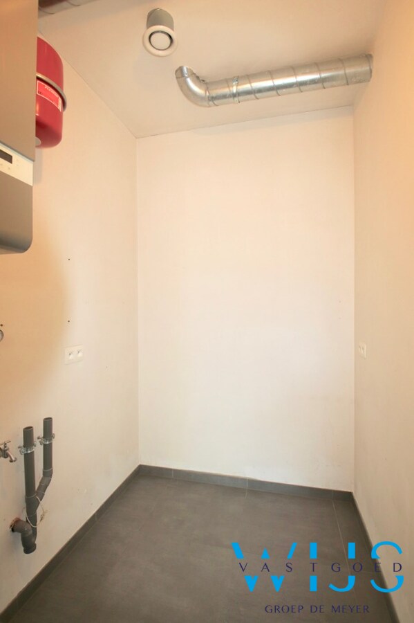 Energiezuinig GELIJKVLOERS app met garage te SLEIDINGE ! 