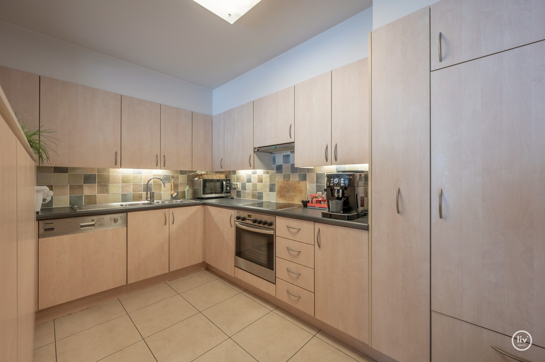 Aangenaam, ruim (101m2) appartement met 2 slaapkamers gelegen in het mussenpad te Knokke. 