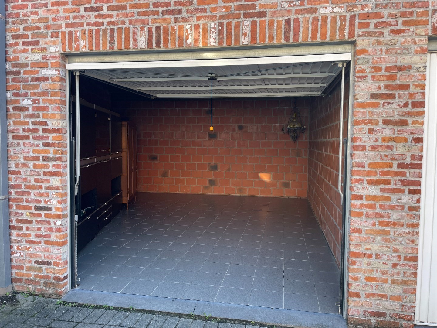 Centraal gelegen appartement met één slaapkamer, groot terras en ruime garage! 